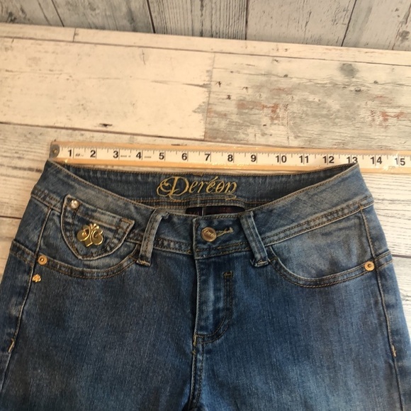 Dereon Frayed Hem Ankle Jeans 3/4 - Picture 7 of 10